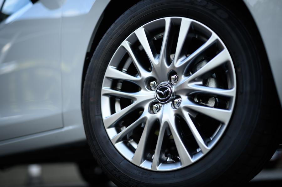 Колеса Mazda2 2019 года  (JP) (фото 2 из 20)
